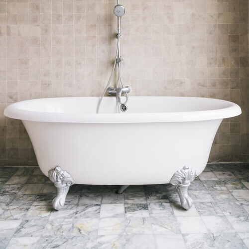 white porcelain bathtub